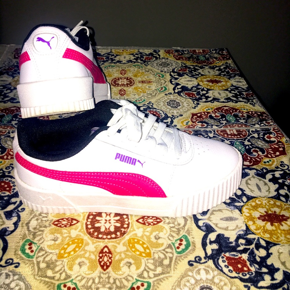 Puma Carina L. Womens Size: 5.5 white/pink/purple